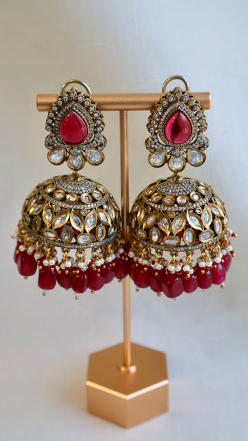 Nargis Jhumkas