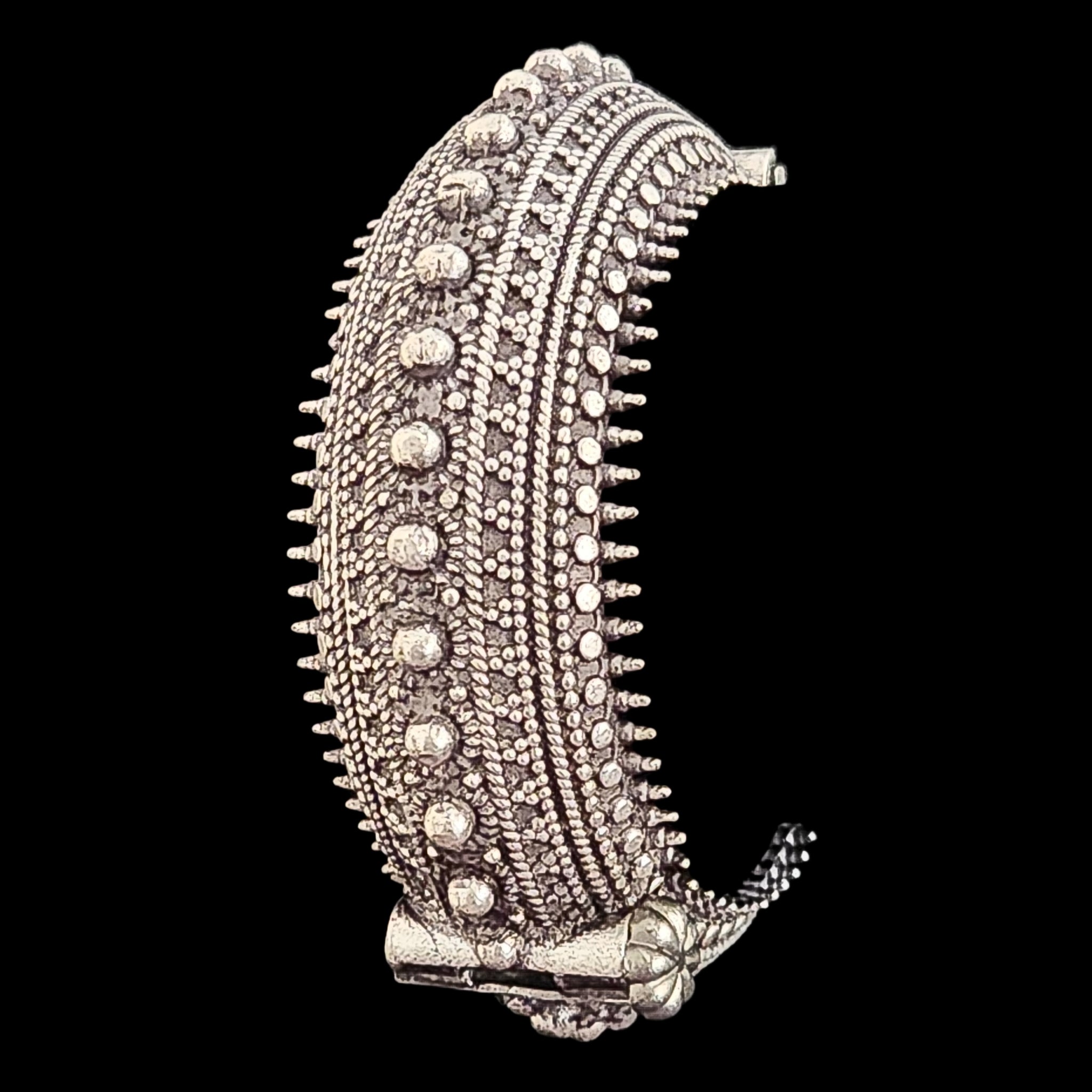 Hema Tribal Bangle