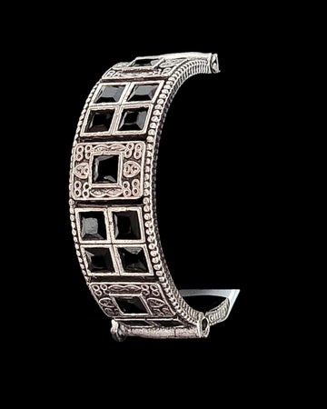 Ishani Silver Bangle