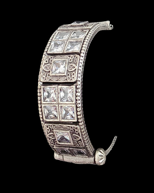 Ishani Silver Bangle