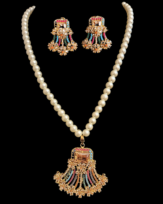 Mishaal Pendant Set