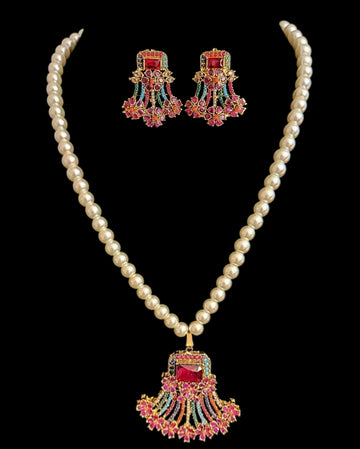 Mishaal Pendant Set