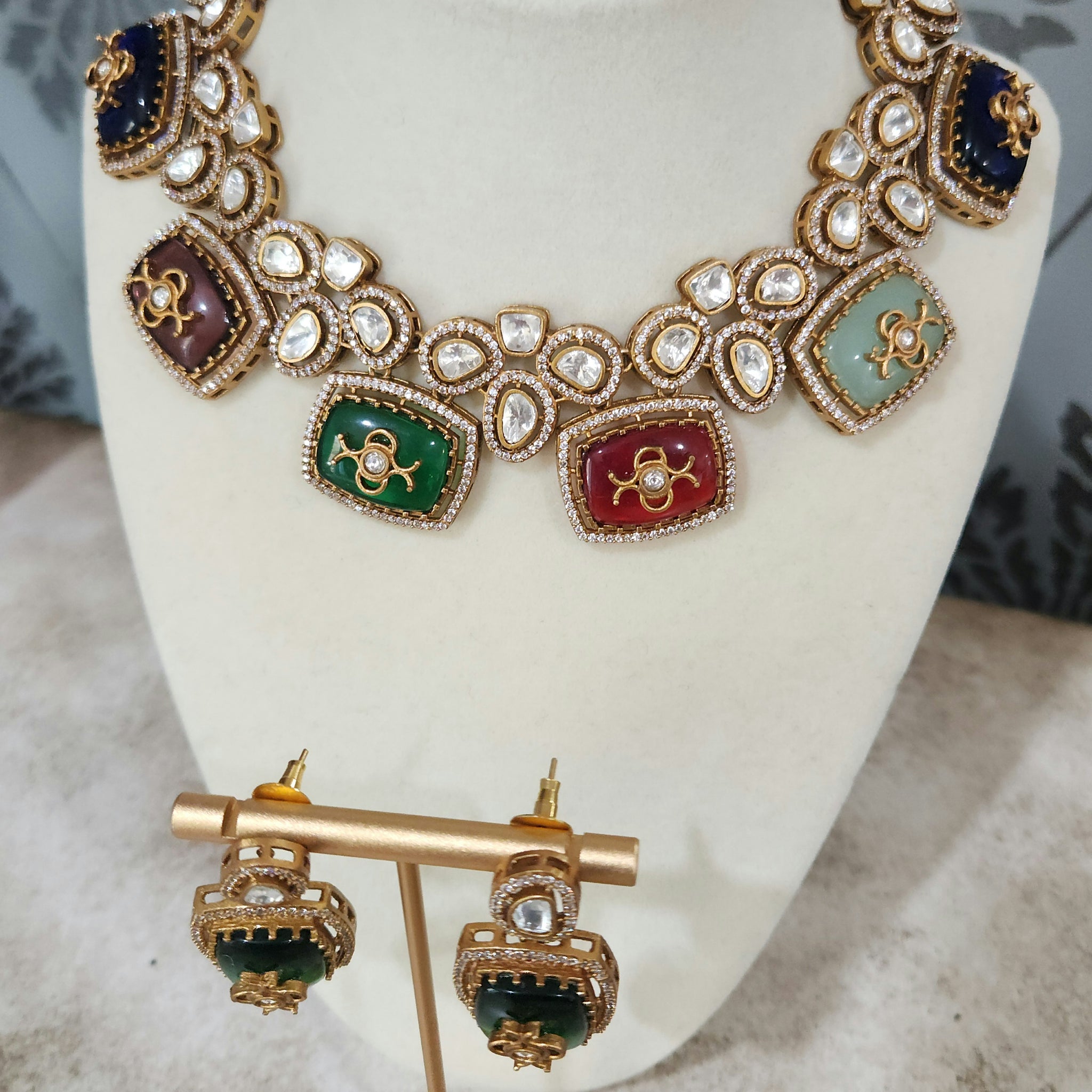 Dilruba Necklace Set