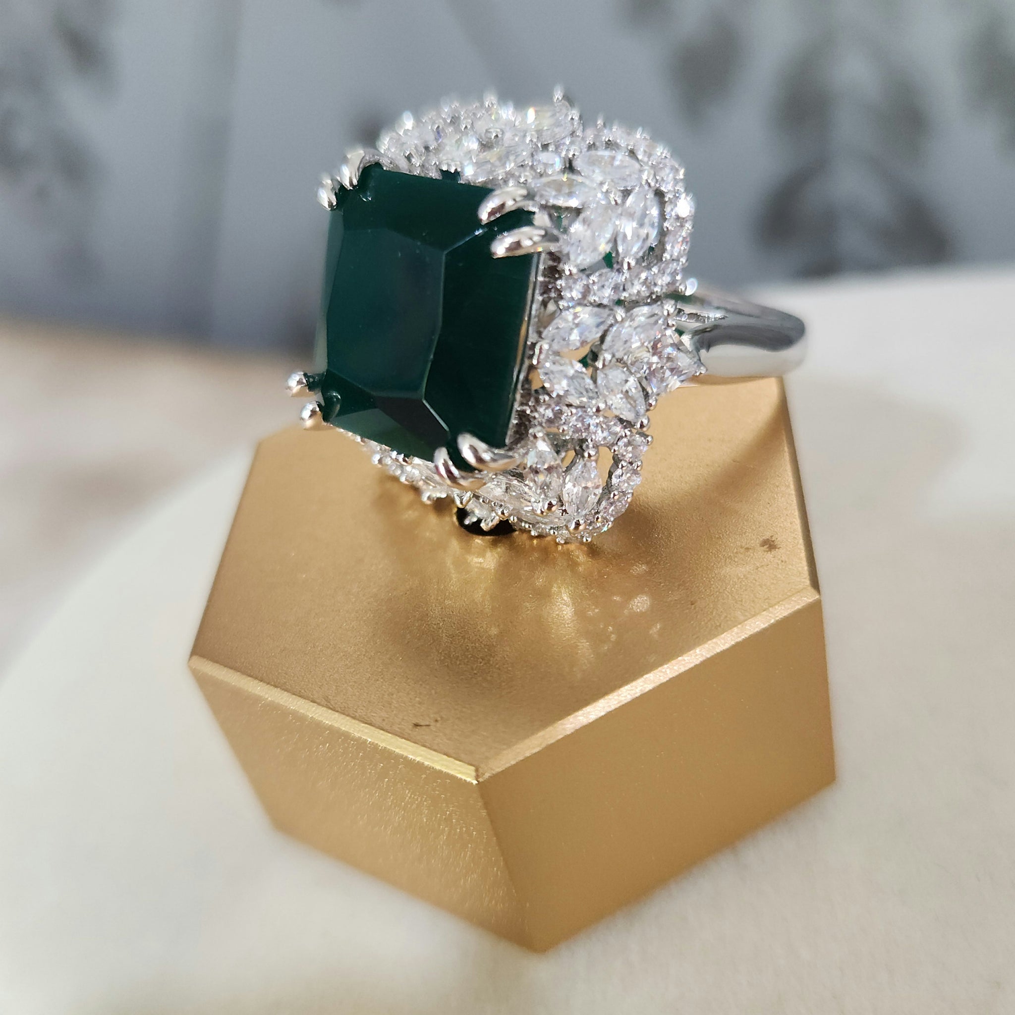 Tanaz Ring