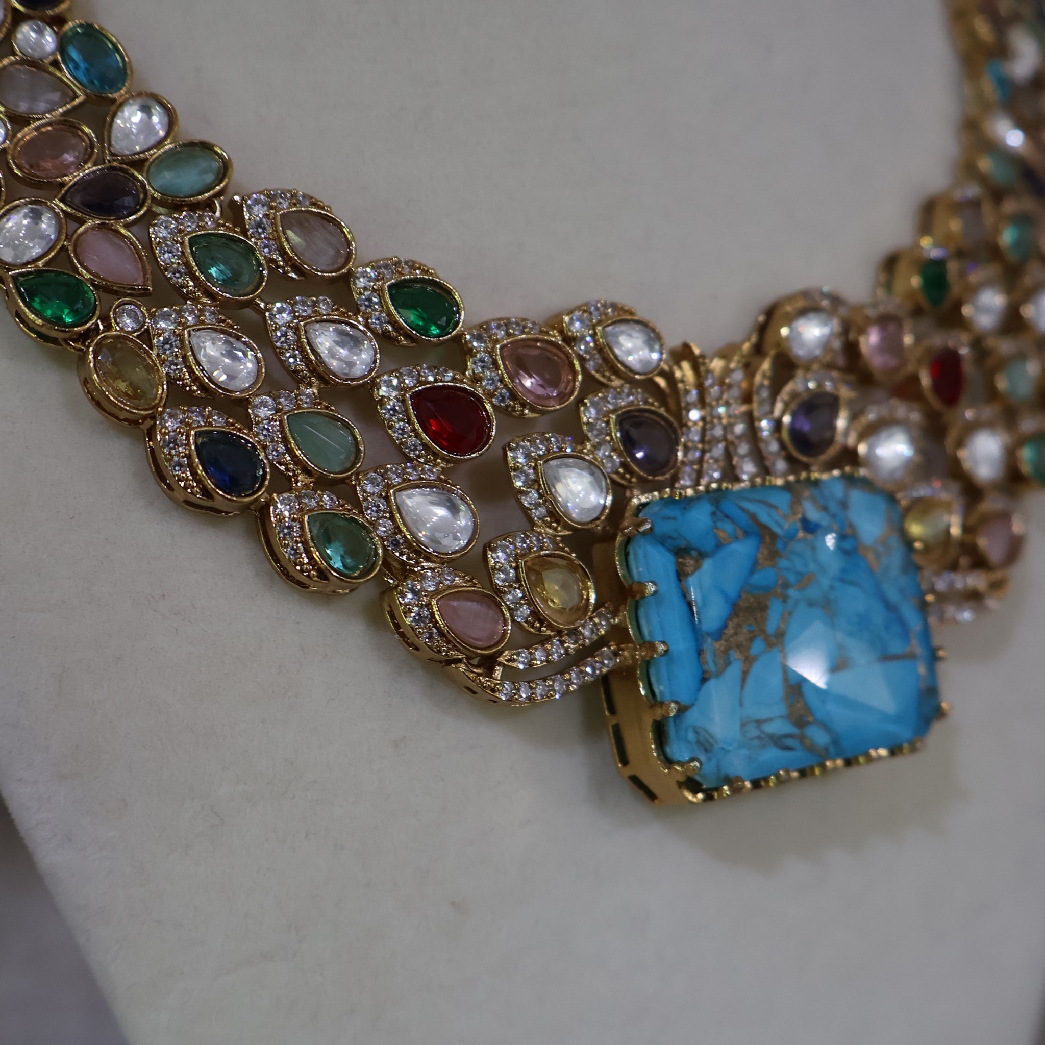 Morni Necklace Set
